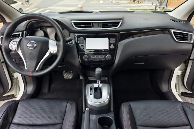 Used Nissan Qashqai 2017 2.0L CVT Luxury Edition China V Standard Interior 3