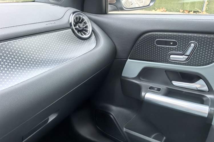 Used Mercedes-Benz EQA 2025 EQA 260
