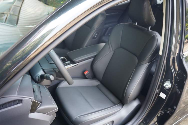 Used Toyota Camry 2026 Model Dual-Engine 2.0HGVP Luxury Edition Left Front Seat