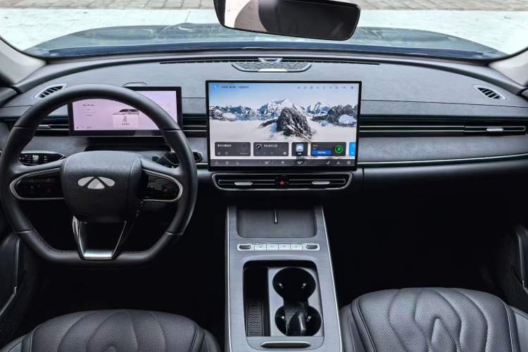 Used Chery Fengyun A8L 2025 1.5 TGDI 145 km Luxury Version