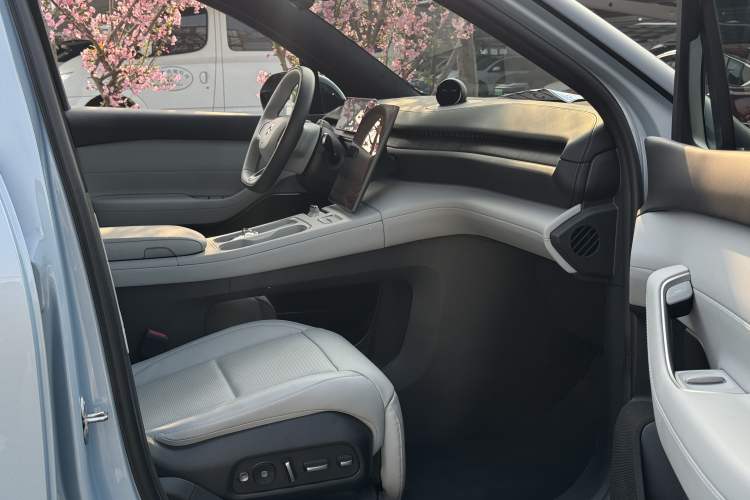 Used Nio ES6 2024 75 kWh
