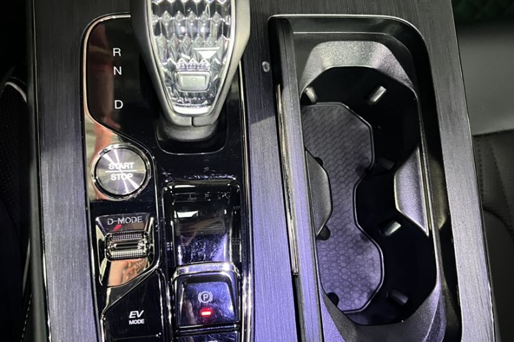 Used GAC Trumpchi GS8 2022 Dual-Engine Series 2.0TM Two-Wheel Drive Prestige Edition (7 Seats)
