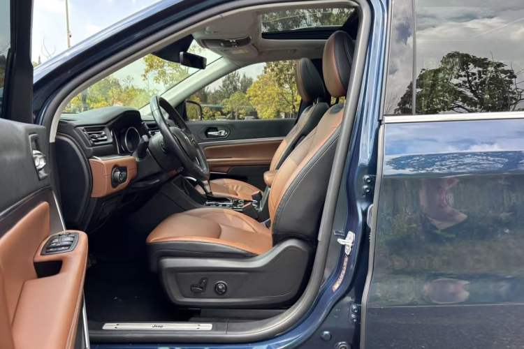 Used Jeep Grand Commander 2022 2.0T Four-Wheel Drive Luxury Edition
