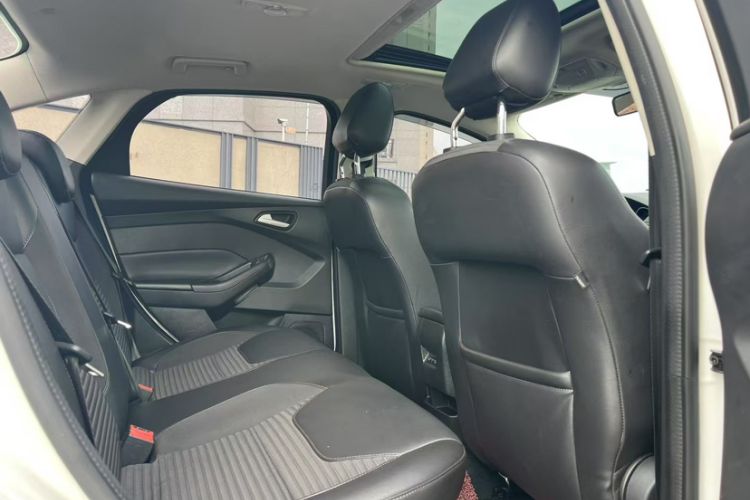 Used Ford Focus 2017 Sedan 1.6L Automatic Fashion Edition Smart Drive Version