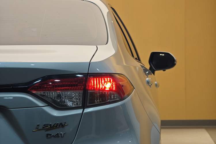 Used Toyota Levin 2021 185T CVT Luxury Edition
