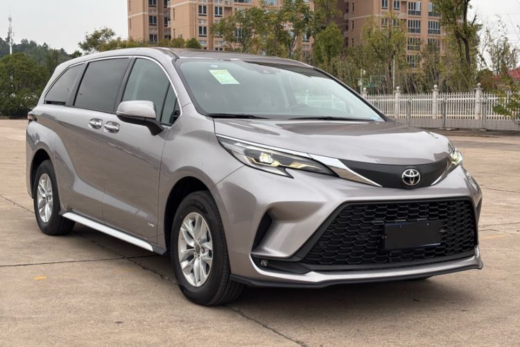 Used Toyota Granvia 2024 2.5L Hybrid Comfort Edition