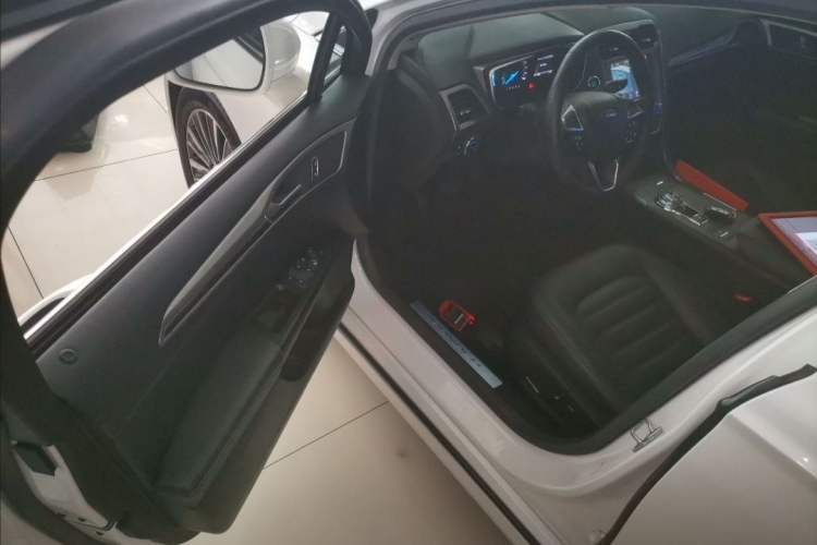 Used Ford Mondeo 2017 EcoBoost 200 Luxury Model
