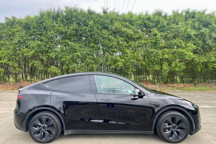 Used Tesla Model Y 2023 Rear-Wheel-Drive Version