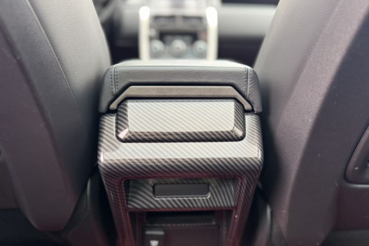 Used Land Rover Discovery Sport 2019 240 PS SE Version China VI Standard
