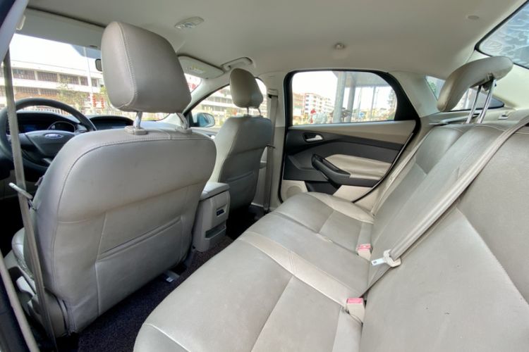 Used Ford Focus 2015 Sedan 1.6L Automatic Comfort Model Interior 2