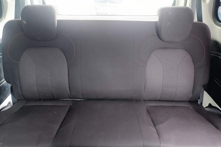 Used Dongfeng Fengon 380 2022 1.5L Comfort-Class Passenger Vehicle (Steel Spring) with 7 Seats
