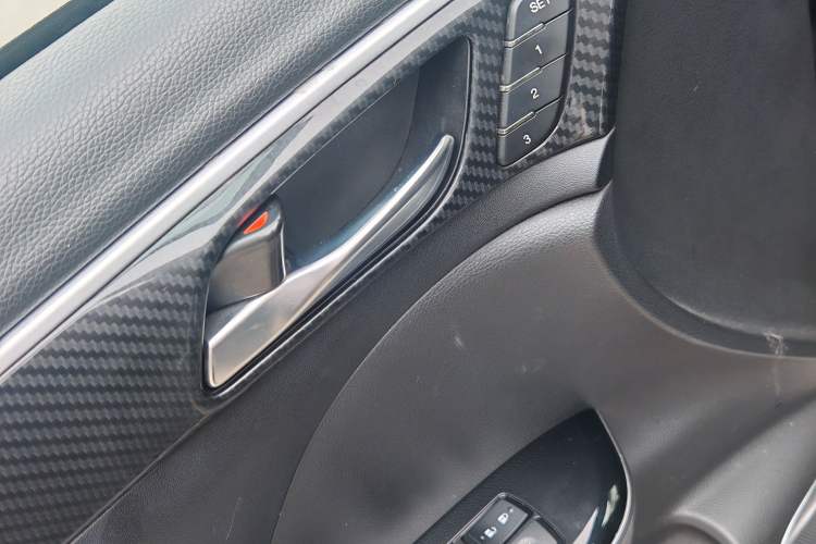 Used GAC Trumpchi GS7 2017 320T Two-Wheel-Drive Luxury Smart Connectivity Model