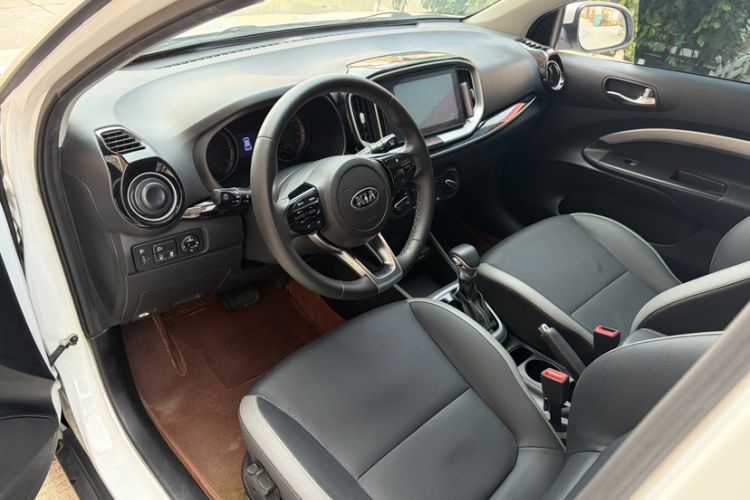 Used Kia kx1 Stonic 2021 1.4L CVT Fun Edition
