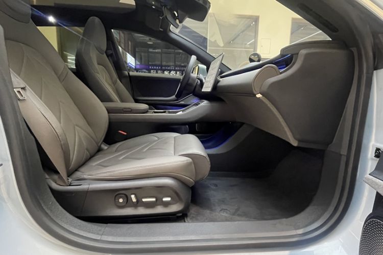 Used Nio ET5T 2025 75 kWh Touring Interior 8