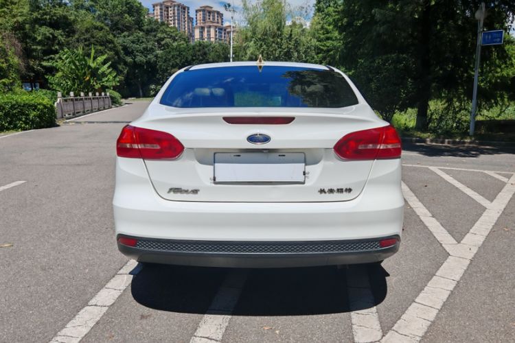 Used Ford Focus 2018 Sedan Classic 1.6L Automatic Comfort Plus Smart Drive Version