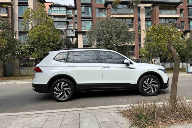 Used Volkswagen Tiguan L 2023 330TSI Automatic Two-Wheel Drive Comfort Edition