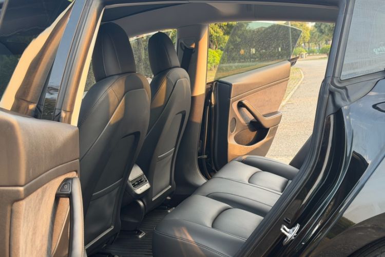 Used Tesla Model 3 2021 Standard Range Rear-Wheel Drive Upgraded Version 3D6 Interior 6