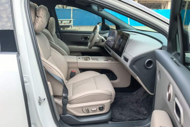 Used Li Auto Li Auto i6 2025 Model Two-Wheel-Drive Standard Type