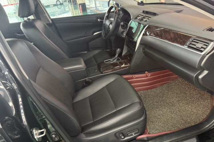 Used Toyota Camry 2016 2.0G 10th Anniversary Leading Edition
