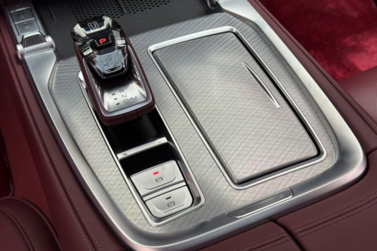 Used Tank 700 New Energy 2024 Hi4-T Extreme Edition Gear Lever