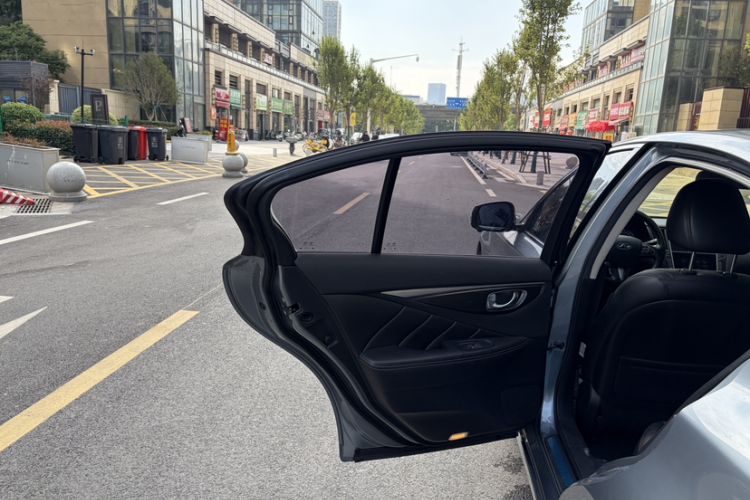 Used Infiniti Q50L 2016 2.0T Comfort Edition
