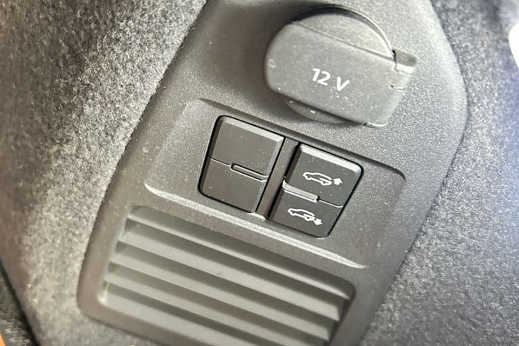 Used Volkswagen Touareg 2020 3.0 TSI Luxury Edition China VI Interior 2