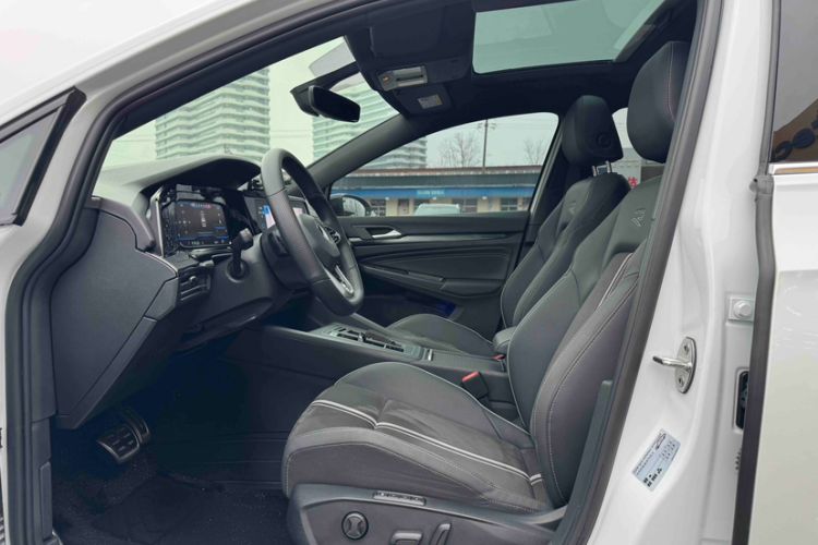 Used Volkswagen Golf 2023 Facelift 280TSI DSG R-Line Lite Left Front Seat