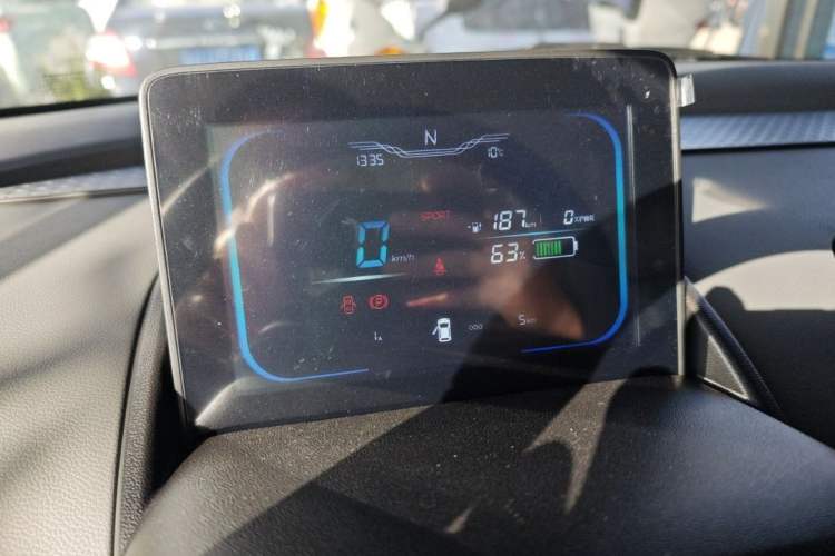 Used CHANGAN Lumin 2022 301km Honey-Sweet Version Odometer Close Up