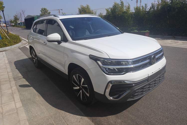 Used Volkswagen Tharu 2024 300TSI Two-Wheel-Drive Moonlight Edition
