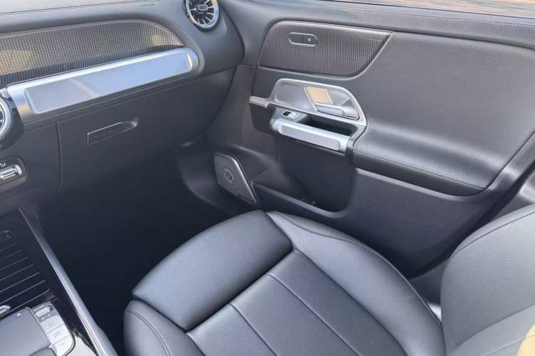 Used Mercedes-Benz GLB 2022 Updated GLB 200 Fashion Edition