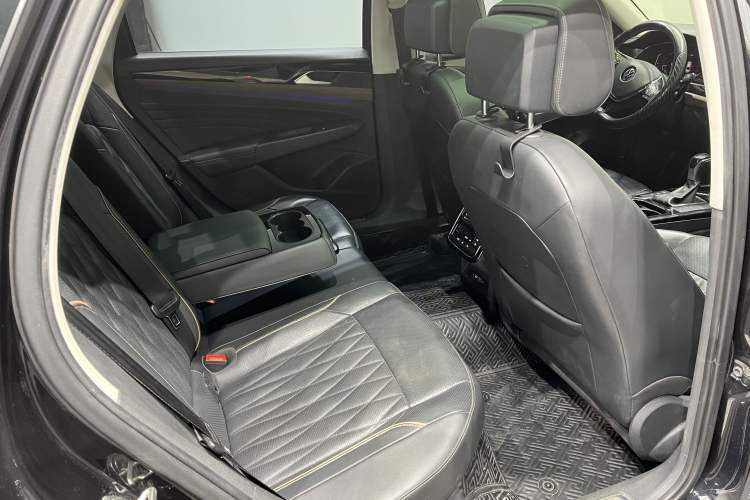 Used Volkswagen Passat 2020 Revised Version 330TSI Luxury Edition China VI Standard
