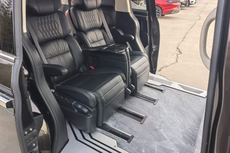 Used Honda Elysion 2024 2.0L eHEV Luxury Edition