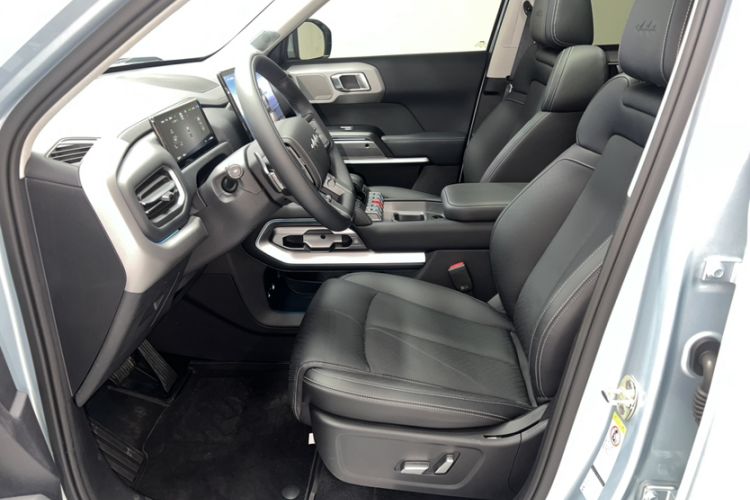 Used Formula Leopard Titanium 3 2025 501KM All-Wheel Drive Intelligent Driving Ultra Version
