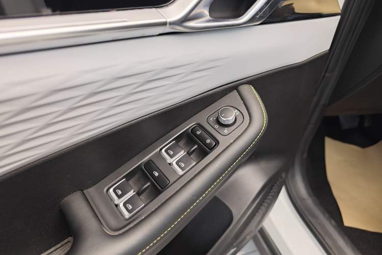 Used Geely Auto Coolray 2022 Bin Yue COOL 1.5TD DCT Ignite Edition