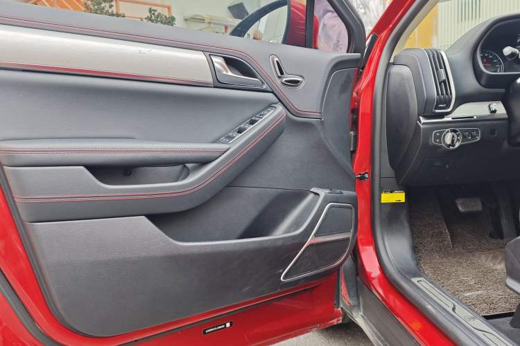 Used BYD Tang New Energy 2020 DM 2.0T Dual-Engine All-Wheel Drive Prestige 7-Seater China VI Standard