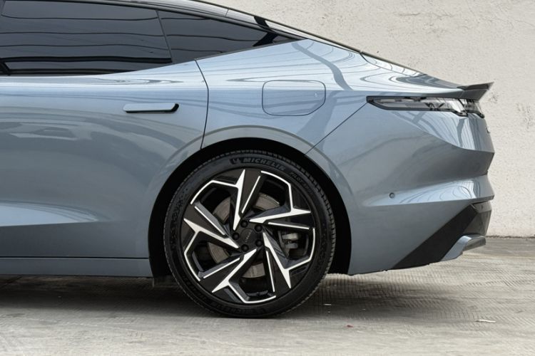 Used Lynk & Co Z10 2025 95 kWh 702 km All-Wheel Drive Intelligent Driving Ultra