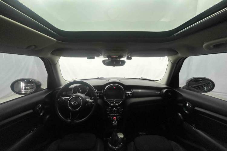 Used MINI 2015 1.5T COOPER Fun Five-Door Edition