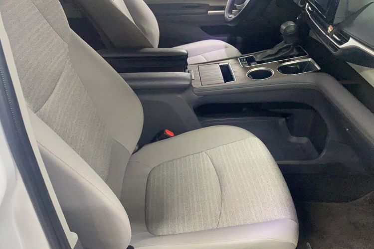 Used Toyota SIENNA 2023 2.5L Hybrid Comfort Edition Right Front Seat