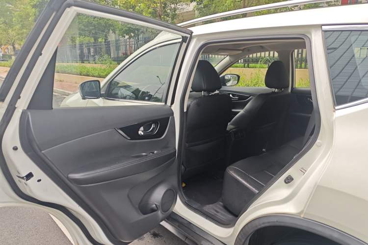 Used Nissan X-Trail 2020 2.5L XL ITS CVT 4WD Deluxe Navigation Edition Interior 2