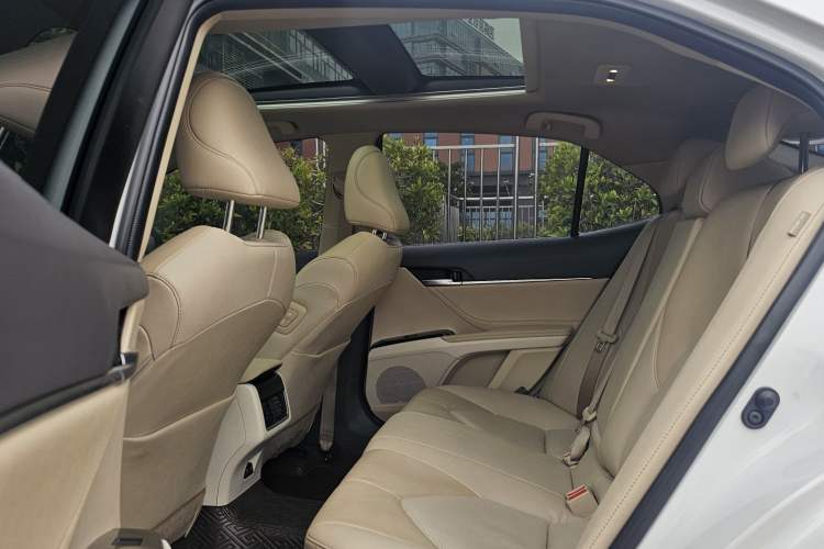 Used Toyota Camry 2021 2.5G Luxury Edition Headliner