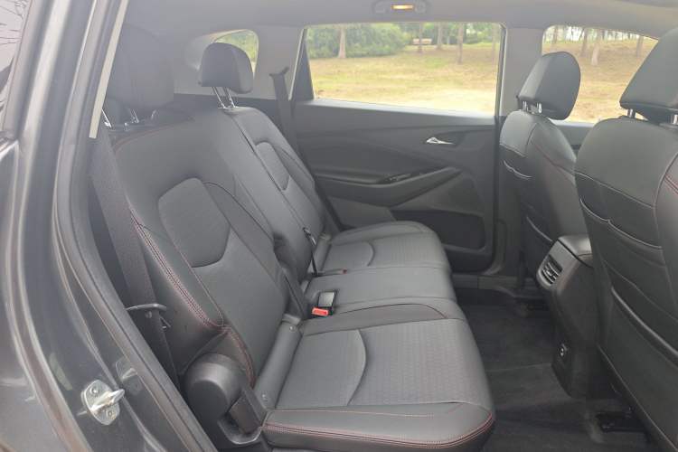 Used Chevrolet Orlando 2019 Redline 530T Automatic Enjoyment Version (5+2 Seating) China VI Interior 4