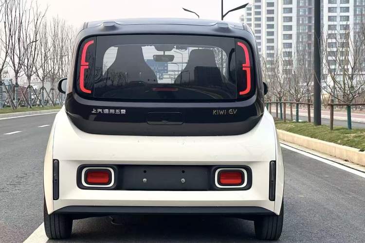 Used Baojun KiWi EV 2022 Artist Lite Edition Lithium Iron Phosphate
