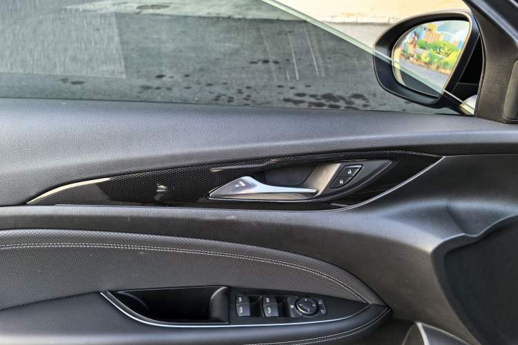 Used Buick Regal 2024 25T Deluxe Edition Interior 1