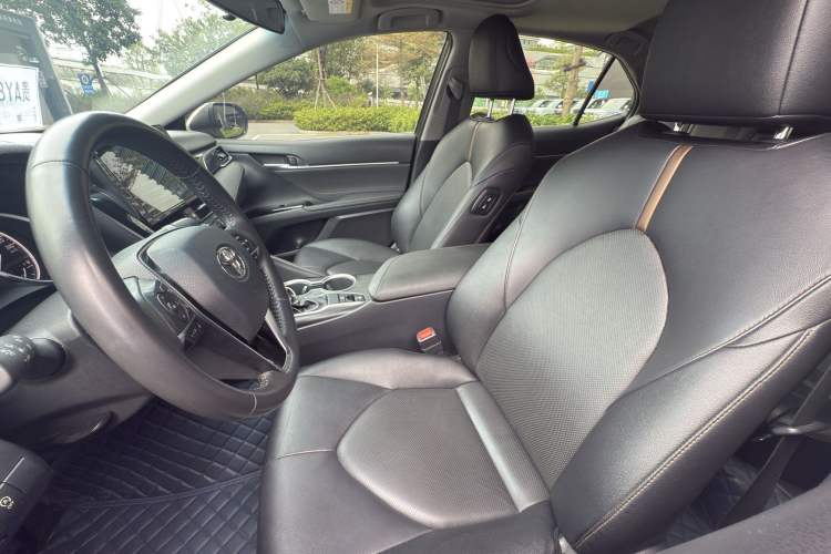 Used Toyota Camry 2021 2.0G Luxury Edition
