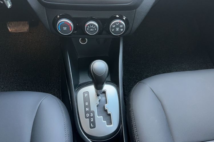 Used Kia K2 2015 Sedan 1.4L Automatic GLS