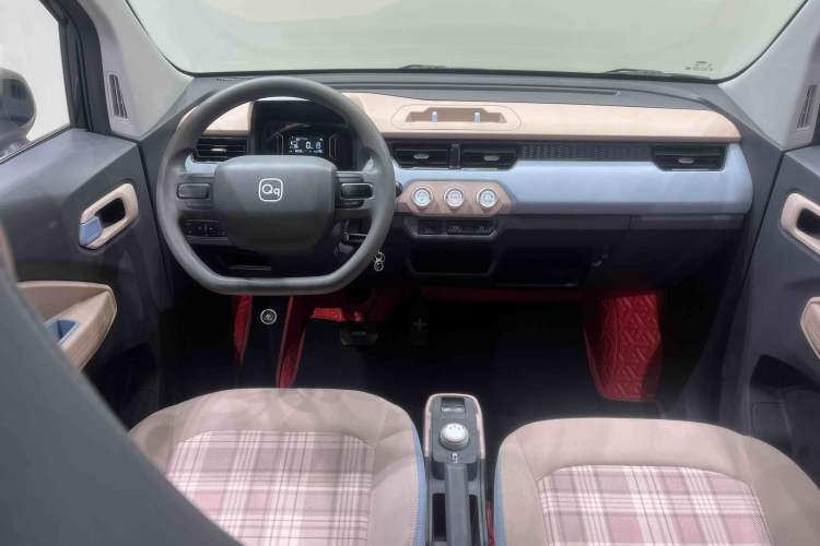 Used Chery QQ Ice Cream 2024 Edition Youth Version 120km Milkshake