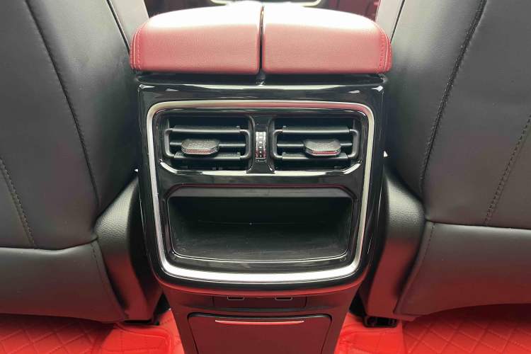 Used JETOUR X70 PLUS 2023 1.5T DCT Ziqiang PRO 5-Seater