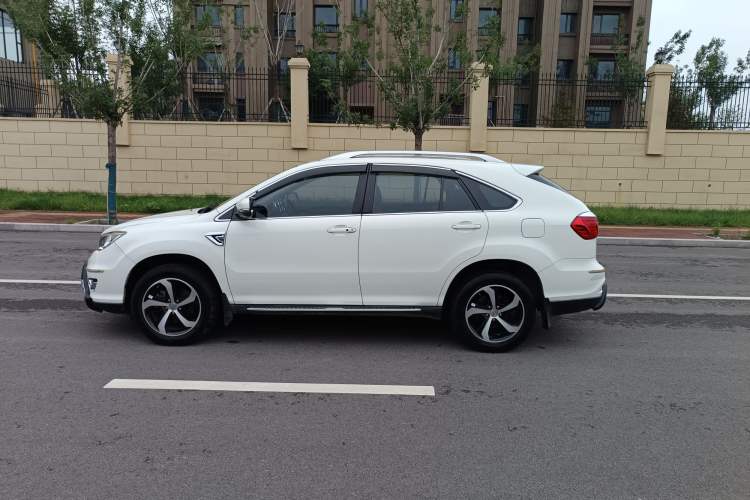 Used BYD S7 2015 2.0T Upgraded Automatic Luxury Version Exterior 6