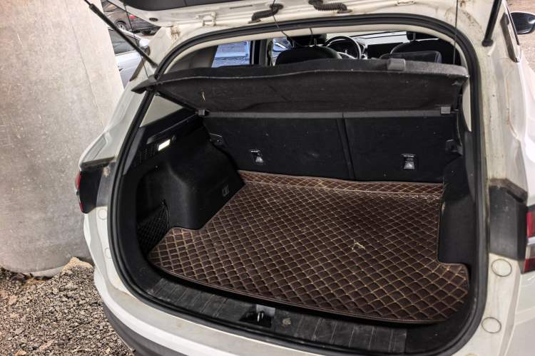 Used Geely Auto Coolray 2019 260T DCT Knight China V Standard Trunk