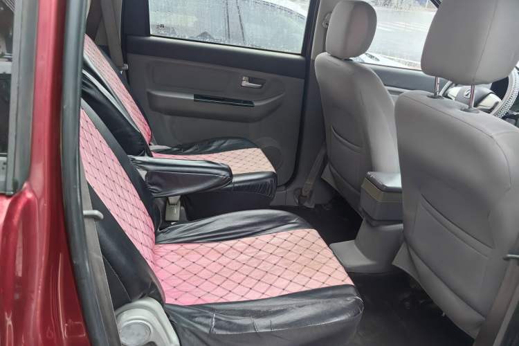 Used BAIC Weiwang M20 2014 1.5L Basic Version DAM15DL Interior 5